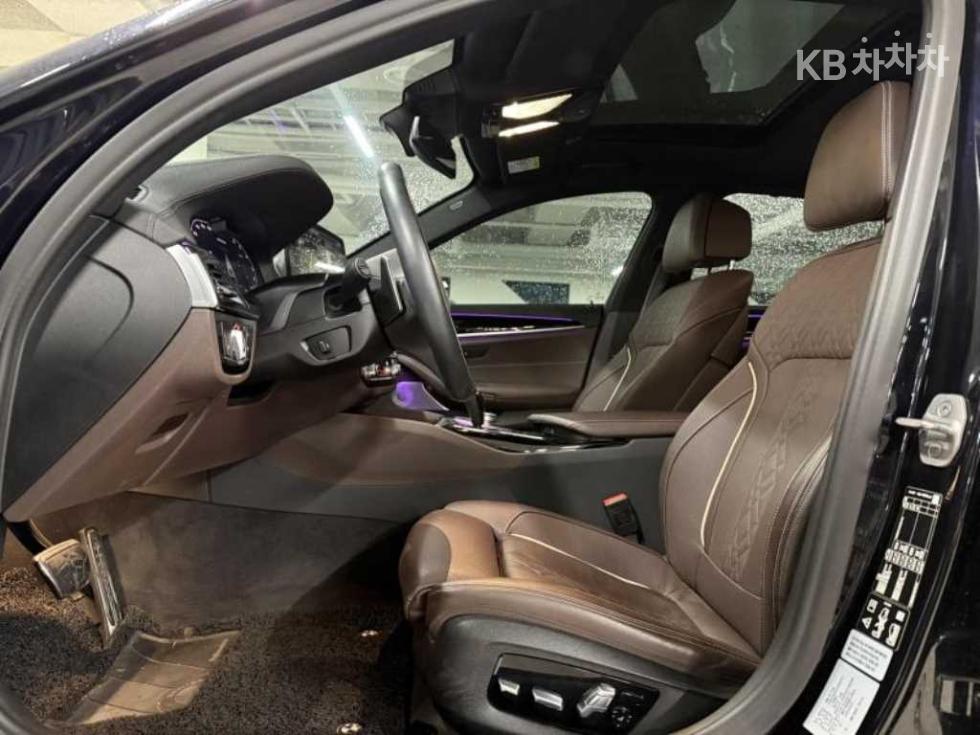 2022 BMW BMW 5 (G30) photo