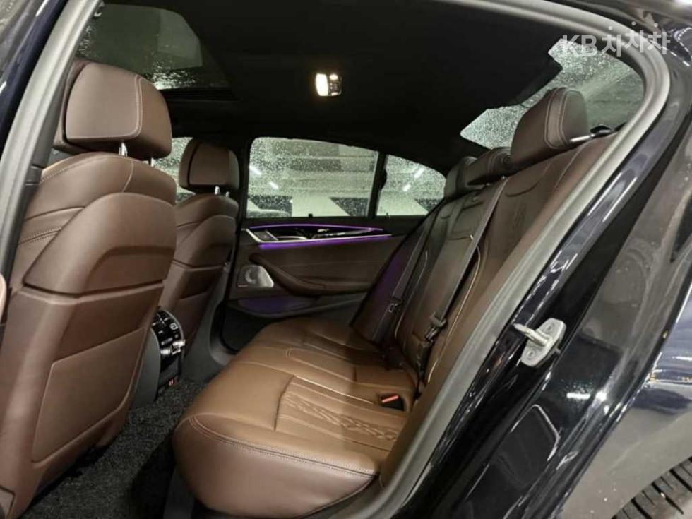 2022 BMW BMW 5 (G30) photo