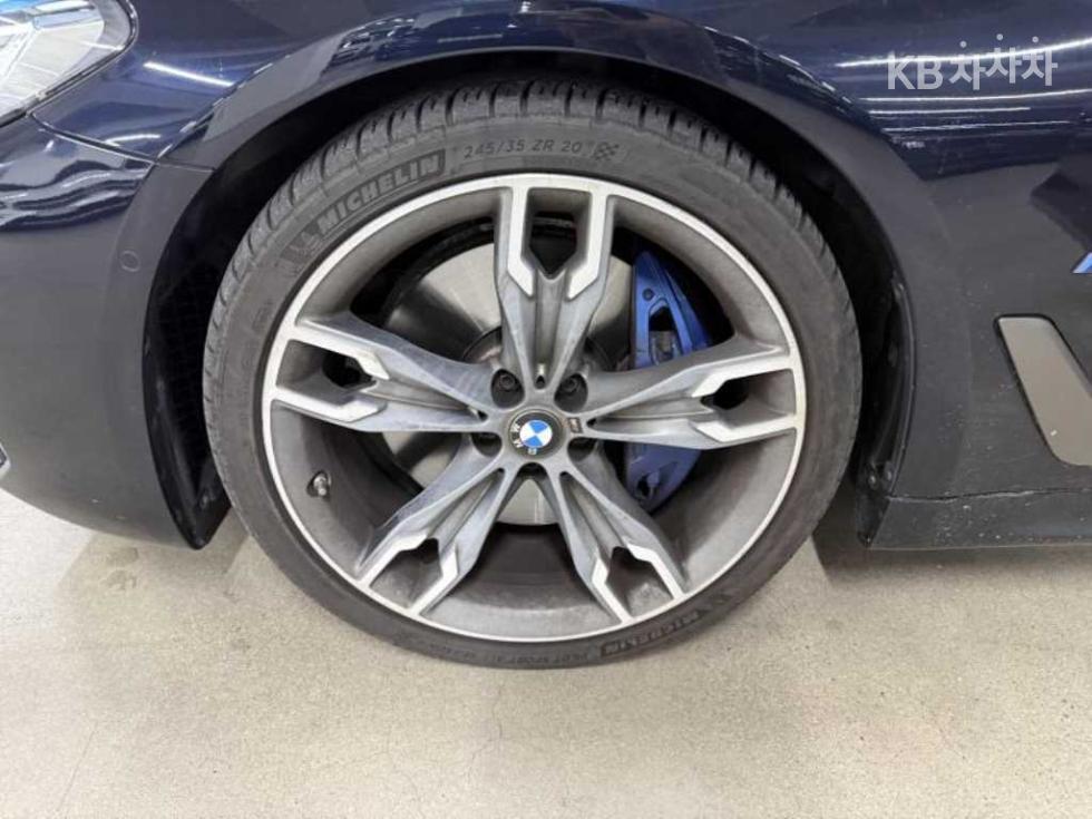 2022 BMW BMW 5 (G30) photo