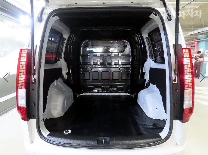 Hyundai Staria — miniaturë 17