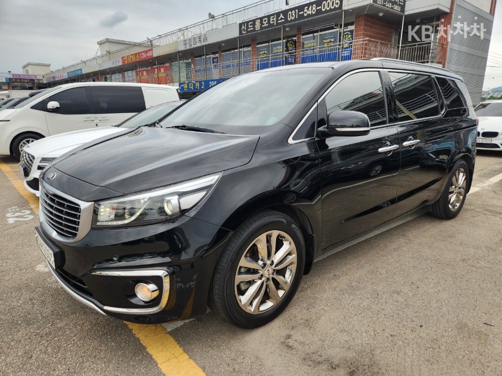 Kia Carnival — miniaturë 2