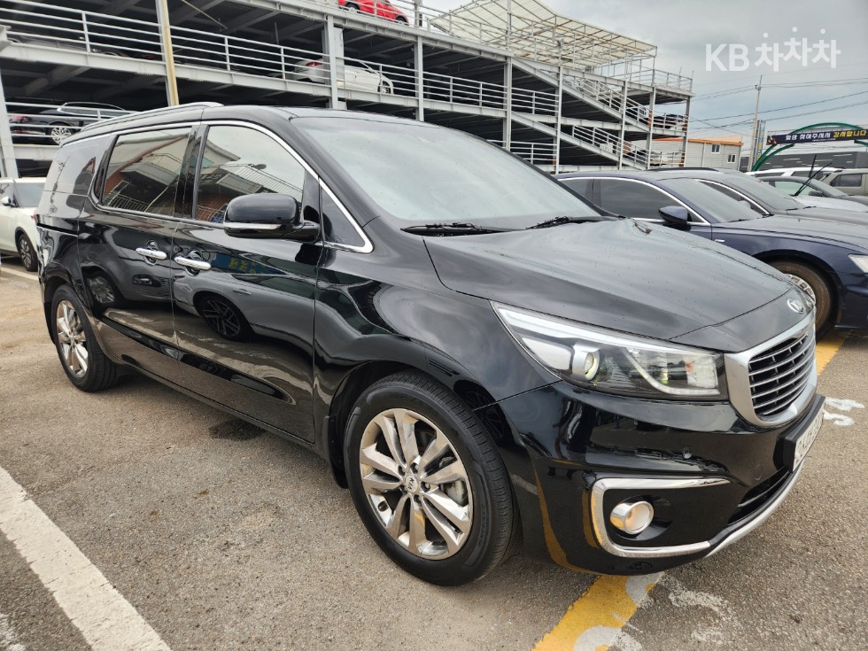 Kia Carnival — miniaturë 3