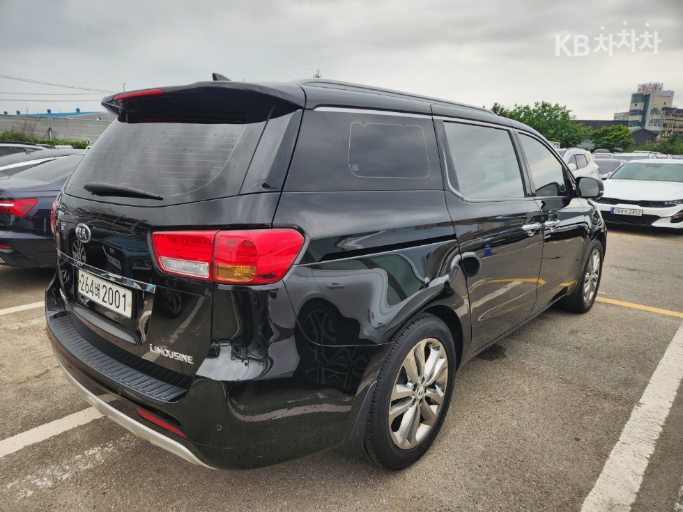 Kia Carnival — miniaturë 6