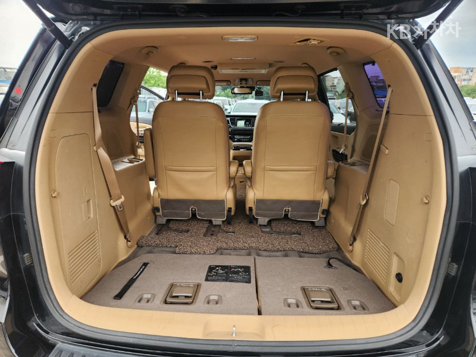 Kia Carnival — miniaturë 12