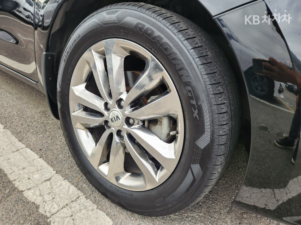 Kia Carnival — miniaturë 19