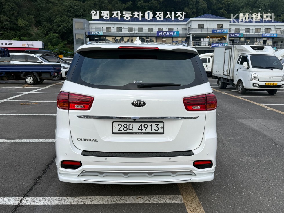 Kia Carnival — miniaturë 4
