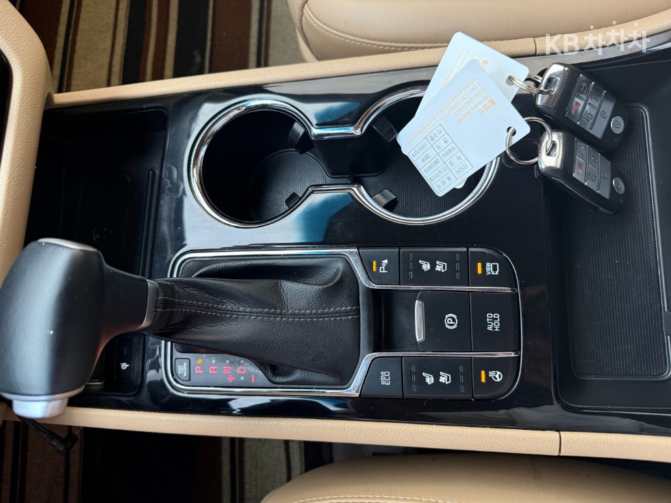 Kia Carnival — miniaturë 18
