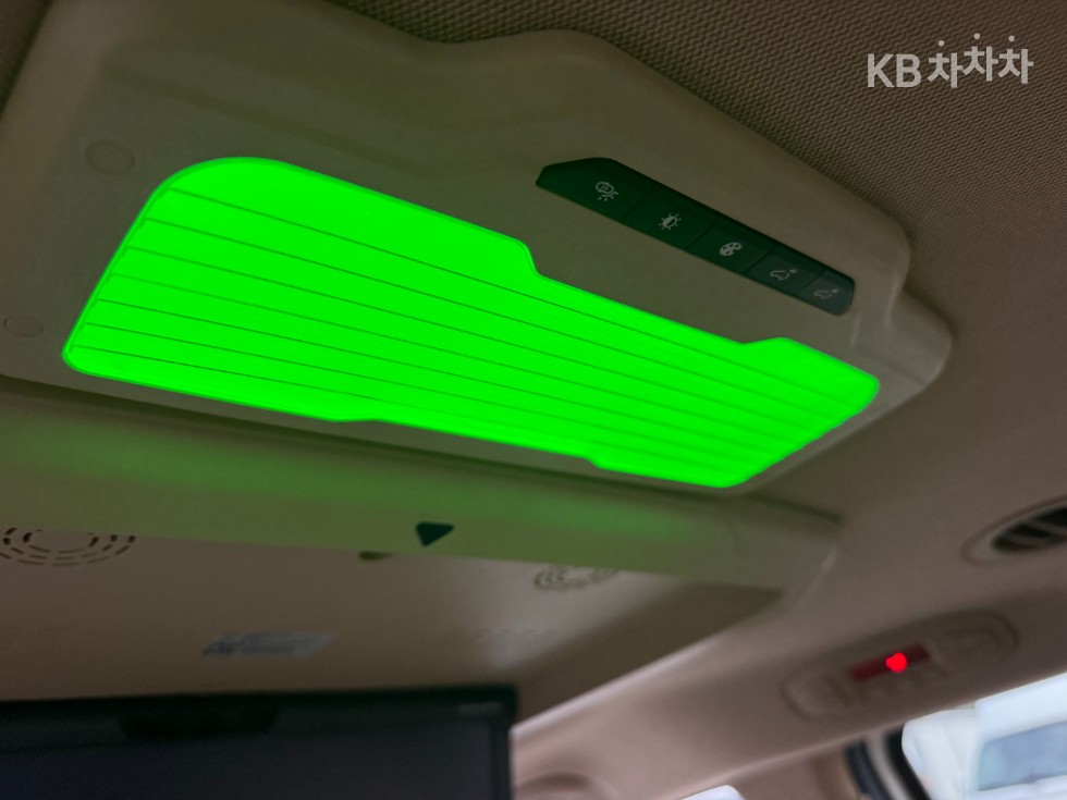 Kia Carnival — miniaturë 26