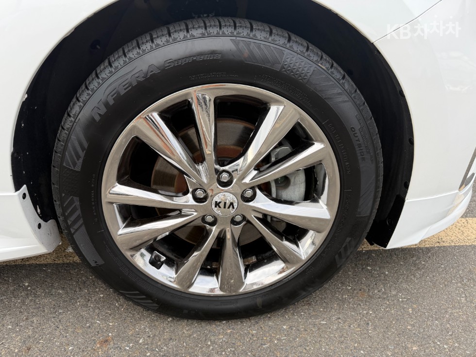 Kia Carnival — miniaturë 29