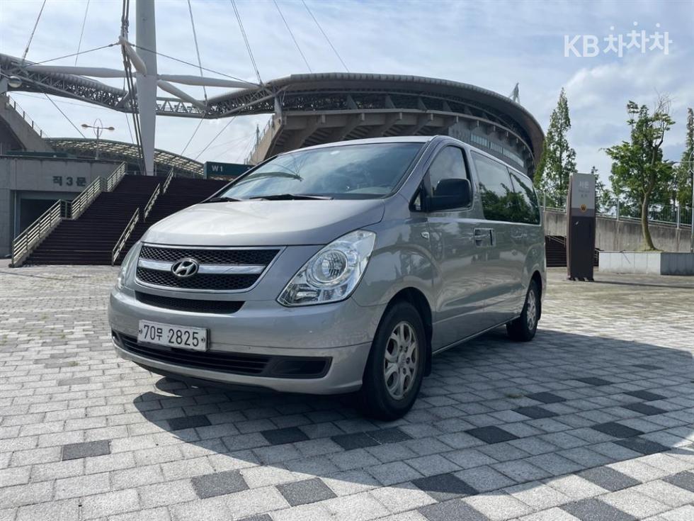 Hyundai Starex 12인승 왜건 CVX — foto 1