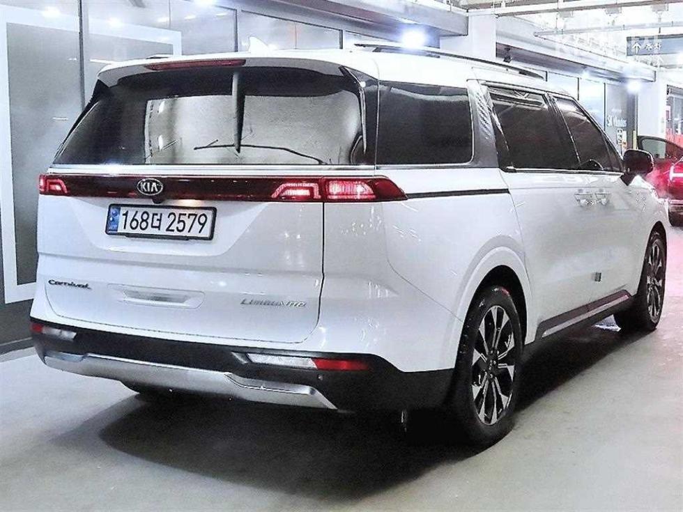 Kia Carnival — miniaturë 4