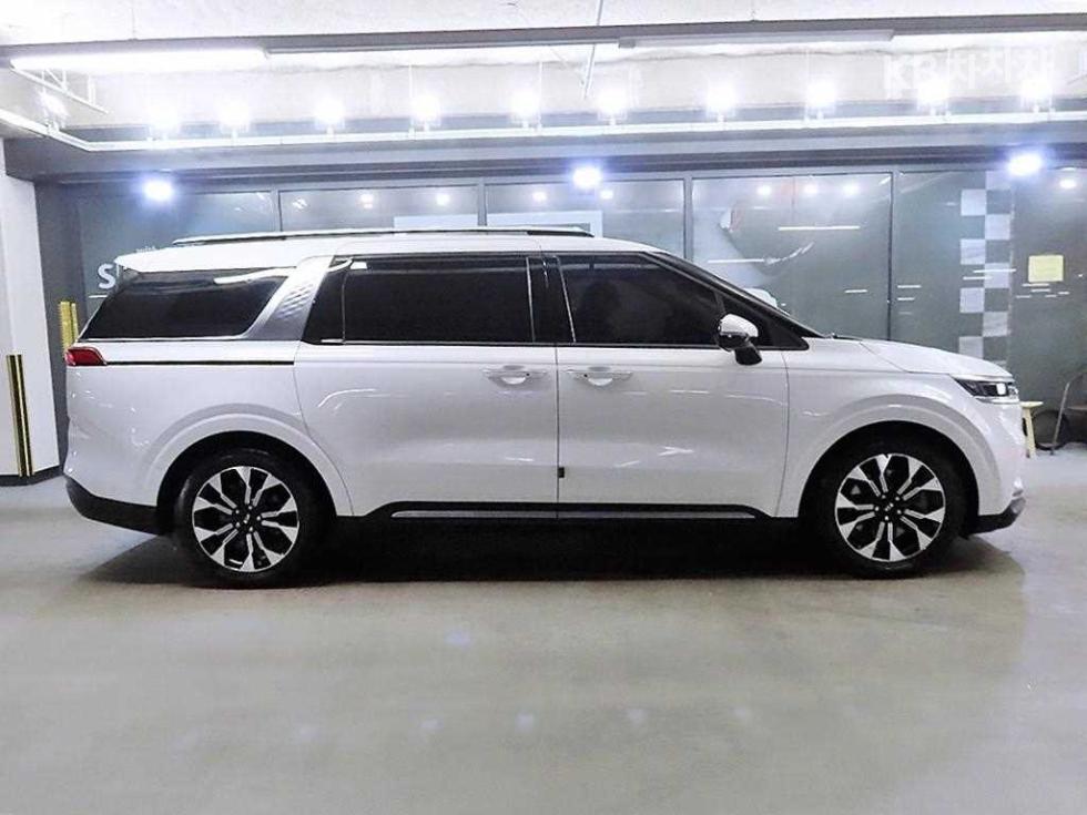 Kia Carnival — miniaturë 5