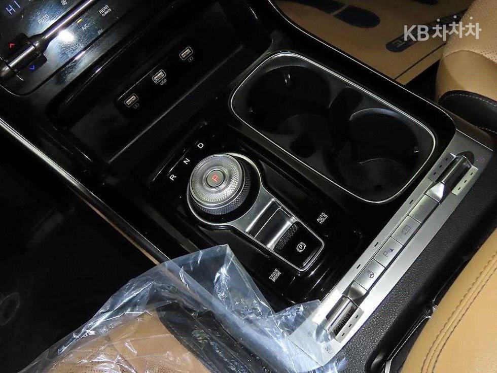 Kia Carnival — miniaturë 12