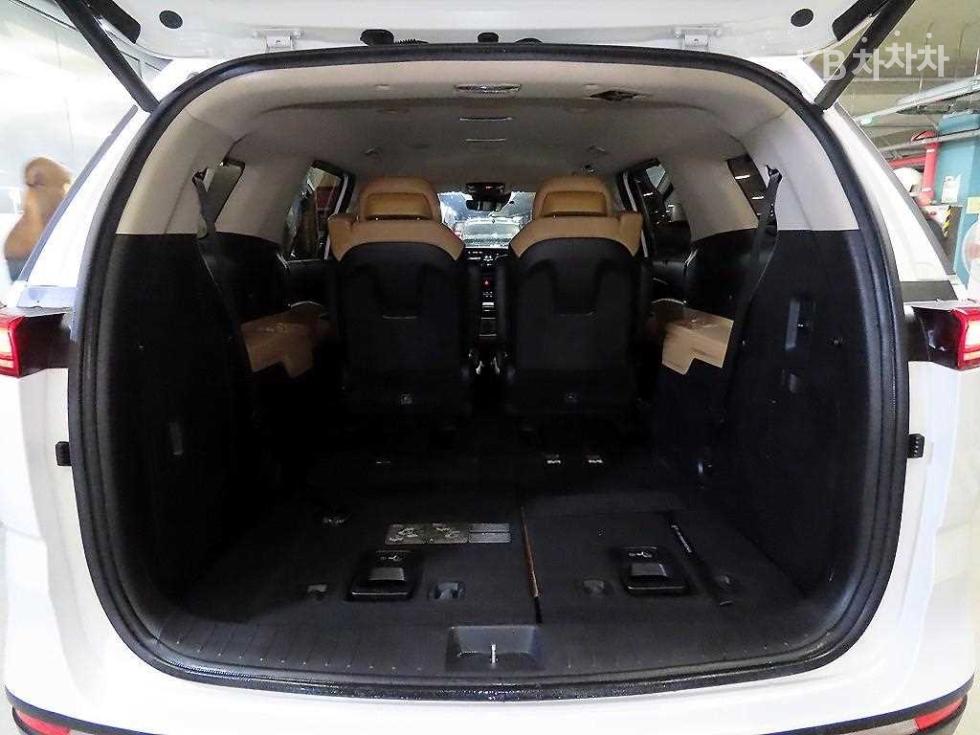 Kia Carnival — miniaturë 17