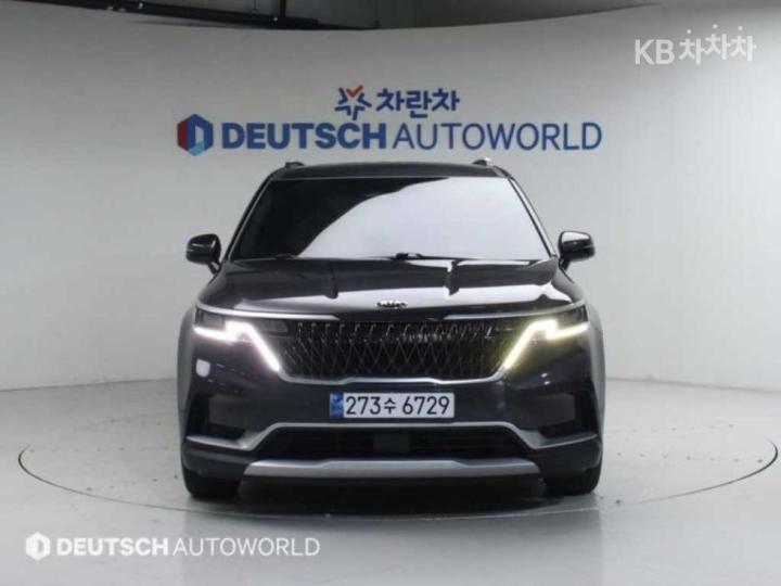 Kia Carnival 9-Seater Prestige — foto 1
