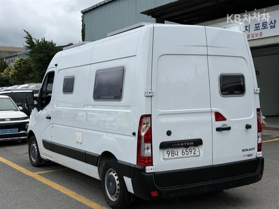 2019 Renault Used Car photo