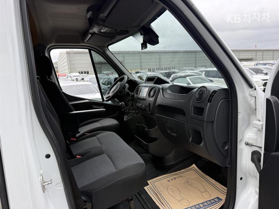 2019 Renault Used Car photo