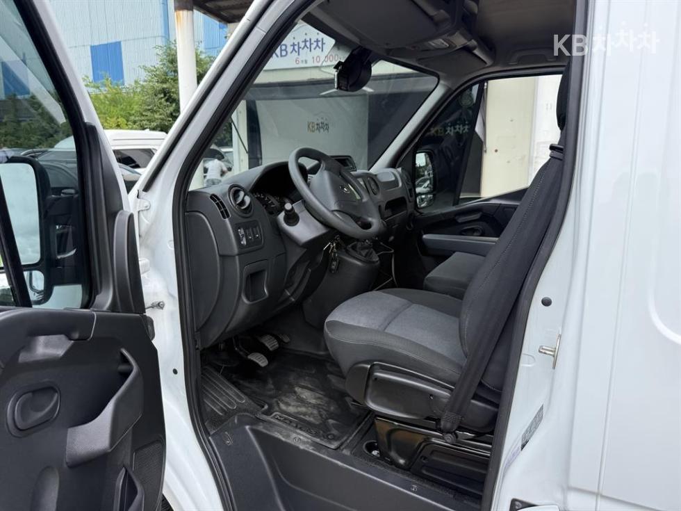 2019 Renault Used Car photo