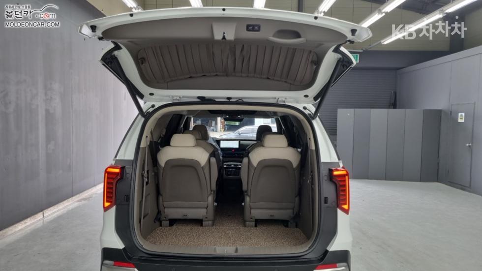 Kia Carnival — miniaturë 18