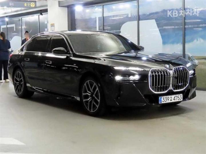 BMW 7er 740i sDrive — foto 1