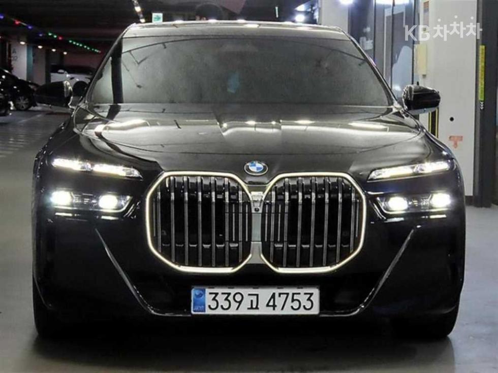 BMW 7er — miniaturë 2