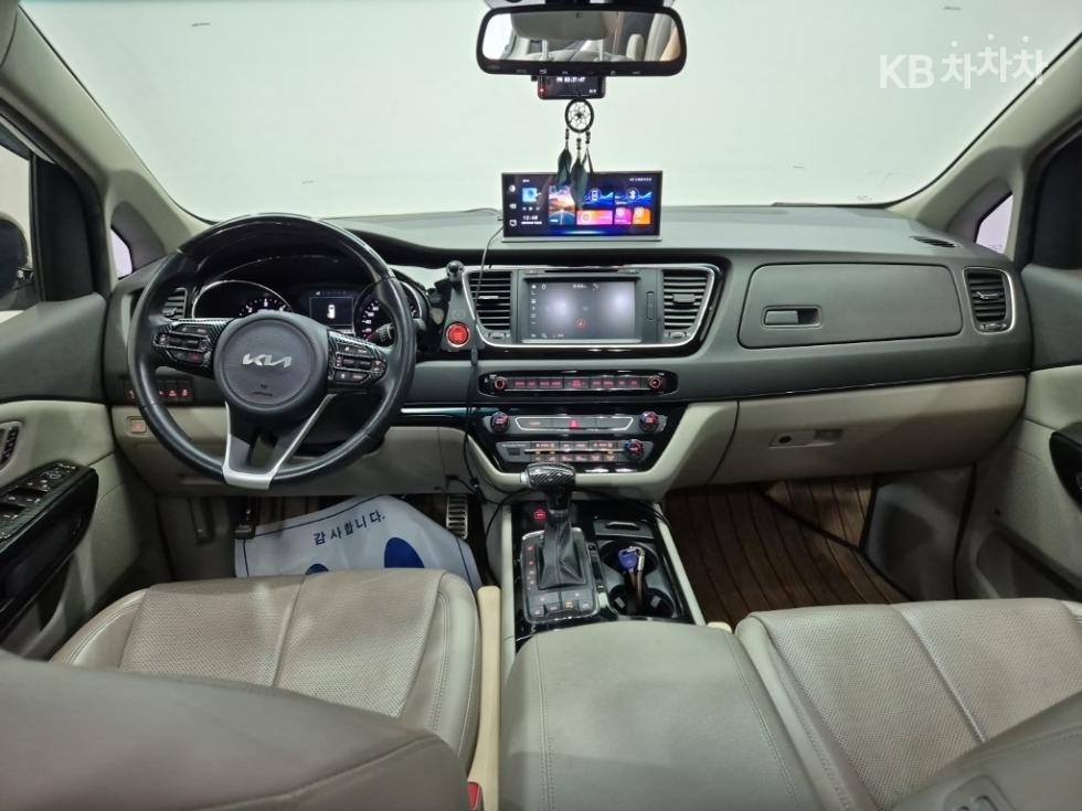 Kia Carnival — miniaturë 7