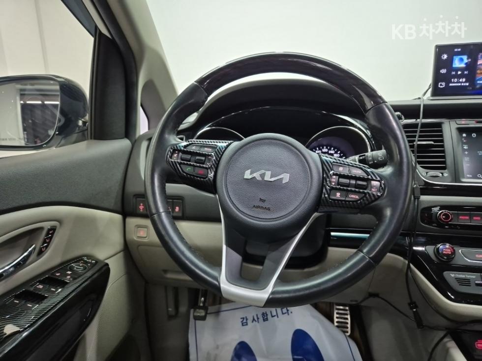 Kia Carnival — miniaturë 9