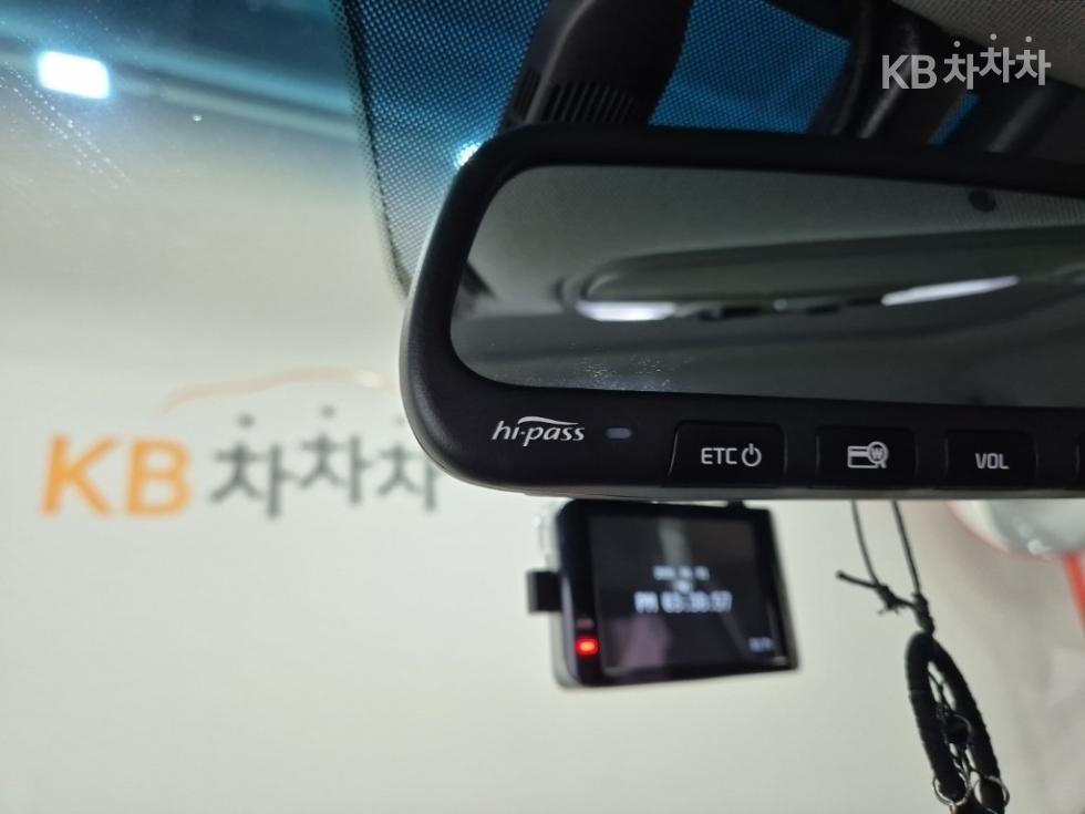 Kia Carnival — miniaturë 17