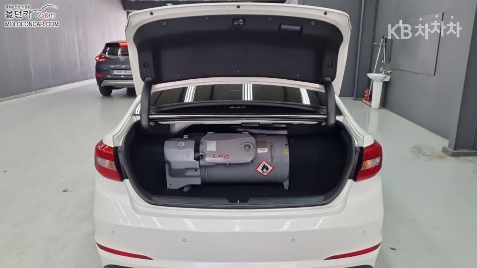 Hyundai Sonata — miniaturë 18