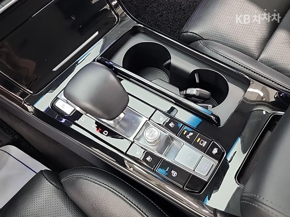 Kia K7 — miniaturë 8