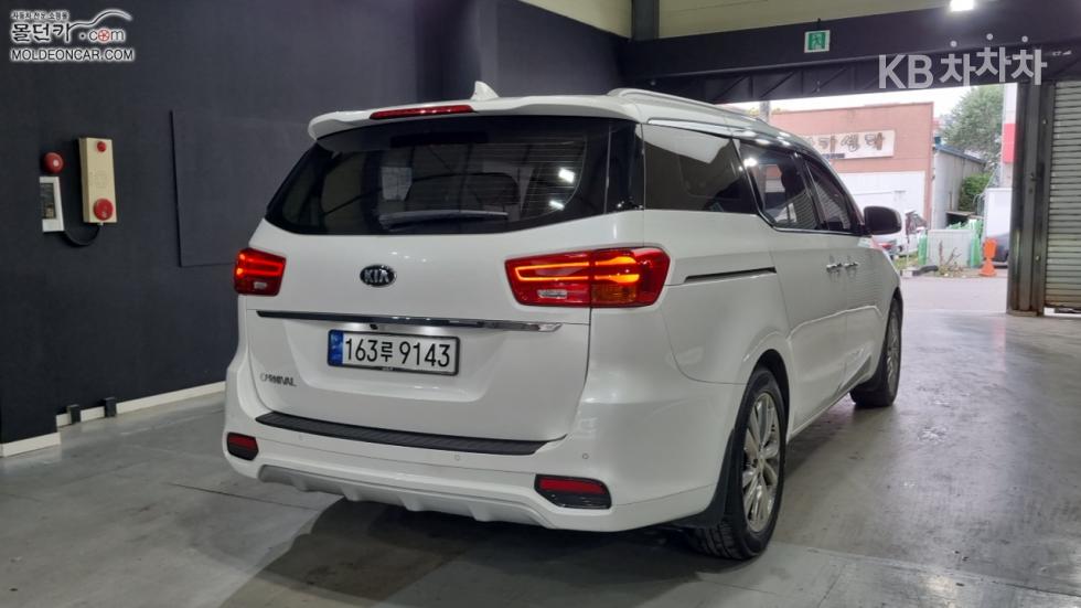 Kia Carnival — miniaturë 2