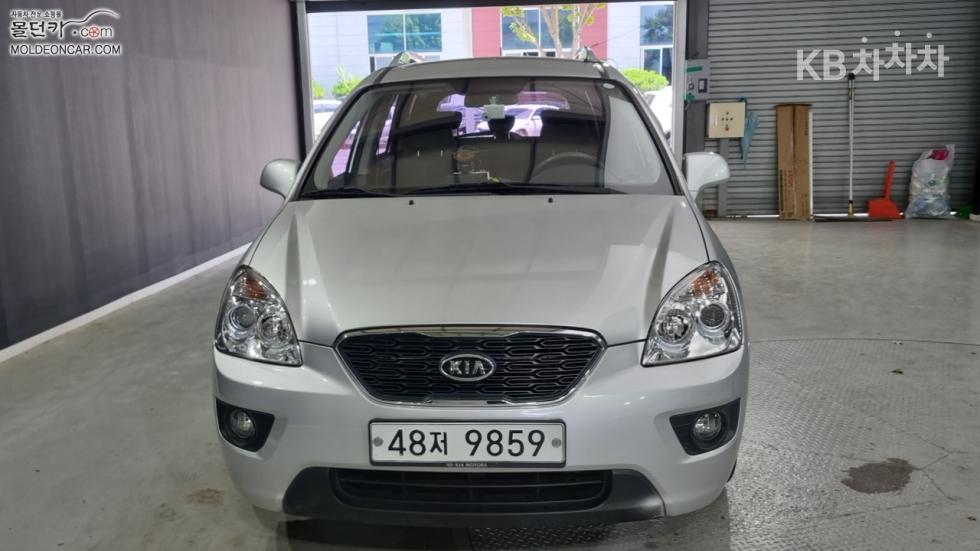 Kia Carens — miniaturë 3