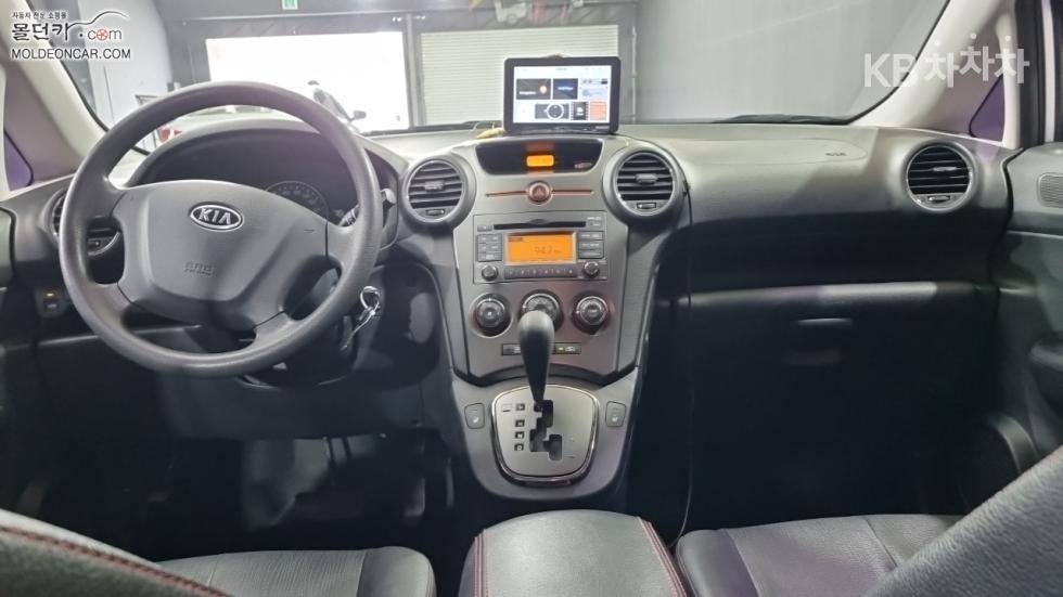 Kia Carens — miniaturë 7