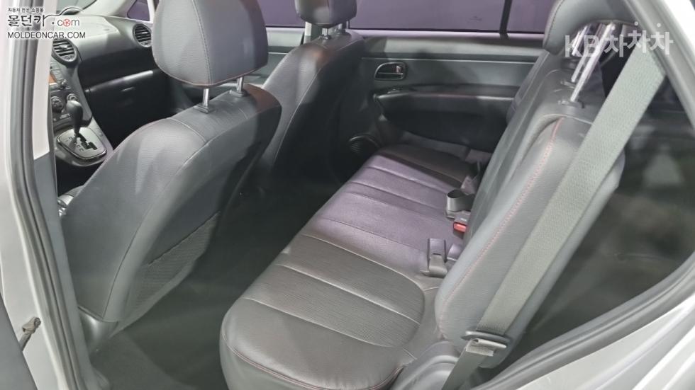Kia Carens — miniaturë 10