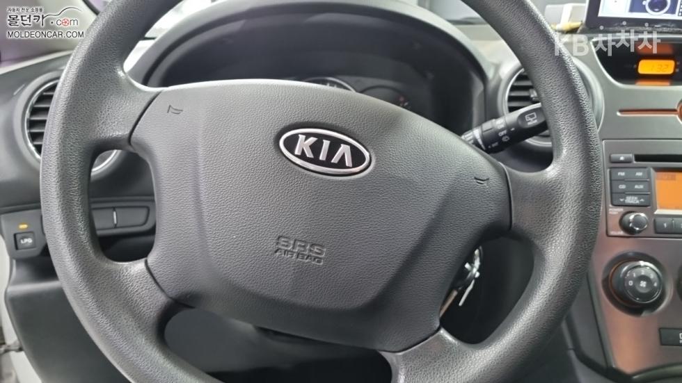 Kia Carens — miniaturë 11