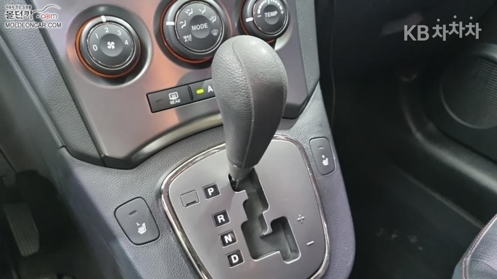 Kia Carens — miniaturë 14