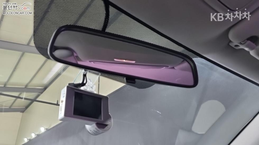 Kia Carens — miniaturë 15