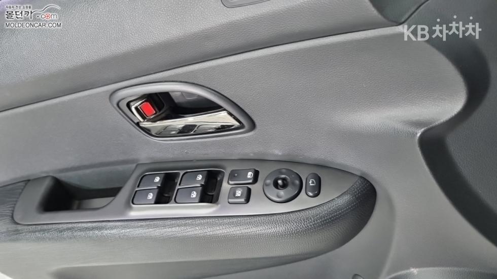 Kia Carens — miniaturë 17