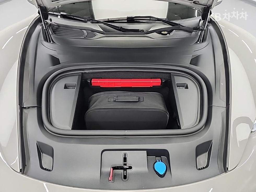 Porsche Taycan — miniaturë 5