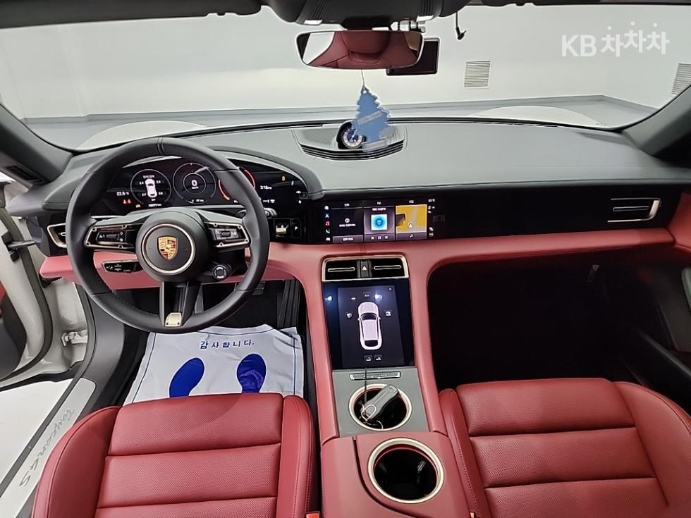 Porsche Taycan — miniaturë 7