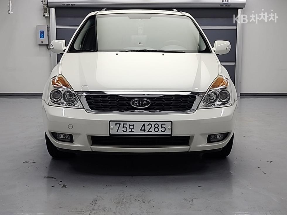 Kia Carnival — miniaturë 2