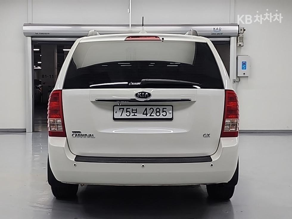 Kia Carnival — miniaturë 3