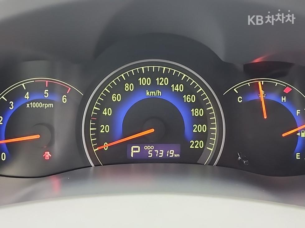 Kia Carnival — miniaturë 6