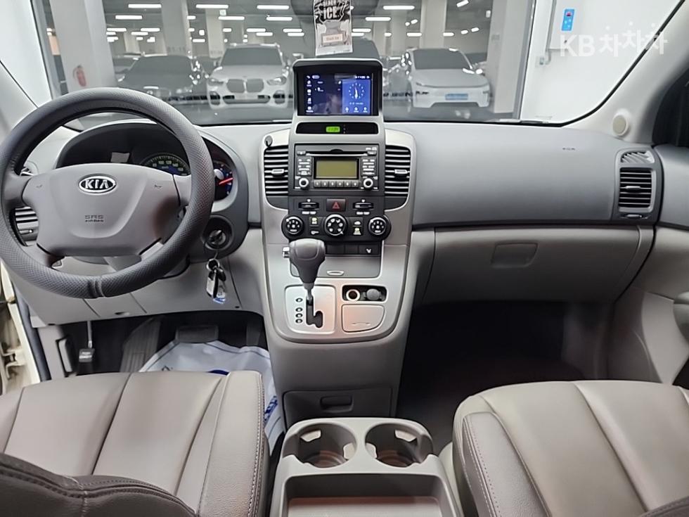 Kia Carnival — miniaturë 7