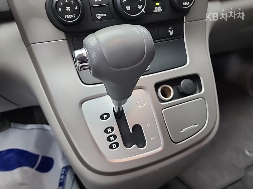 Kia Carnival — miniaturë 8