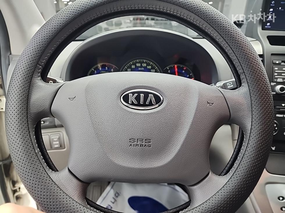 Kia Carnival — miniaturë 9