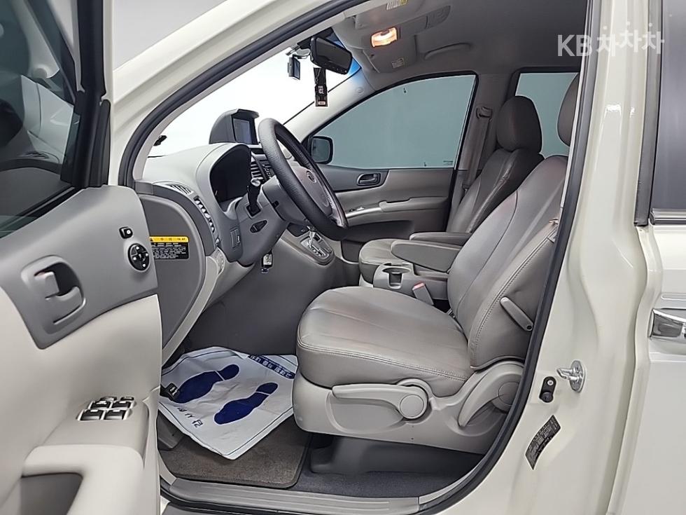 Kia Carnival — miniaturë 11