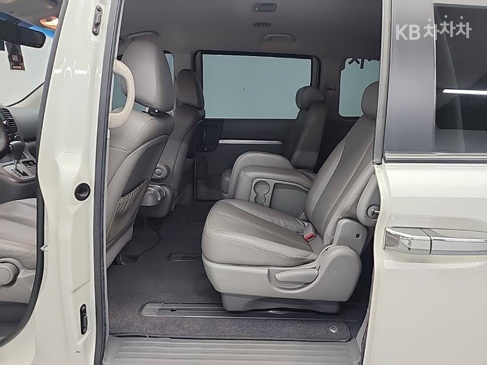 Kia Carnival — miniaturë 12