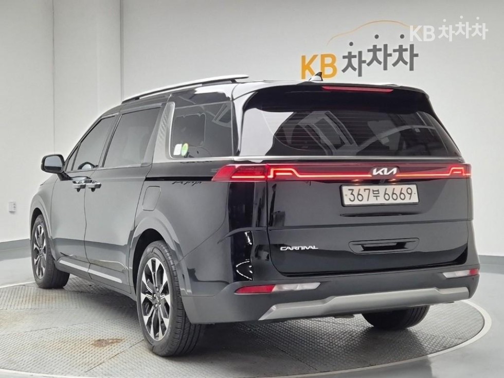 Kia Carnival — miniaturë 2
