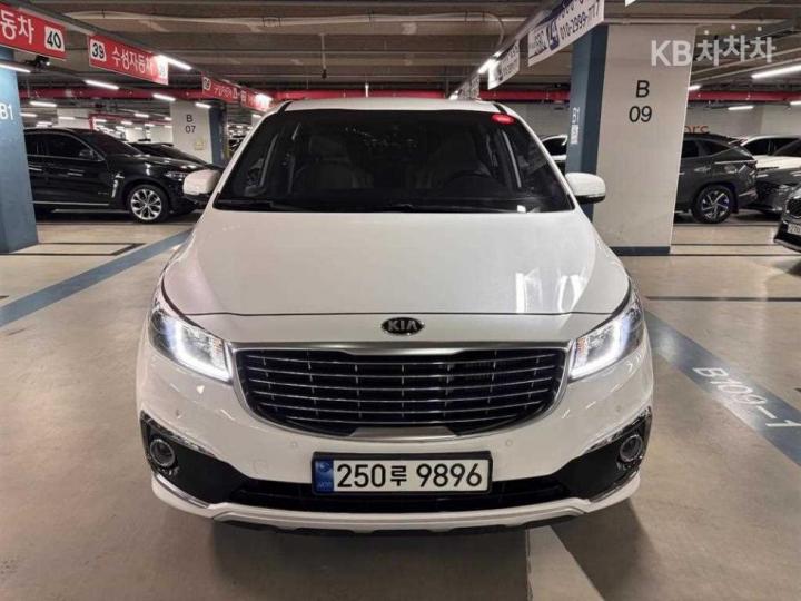 Kia Carnival 9인승 2.2 디젤 — foto 1
